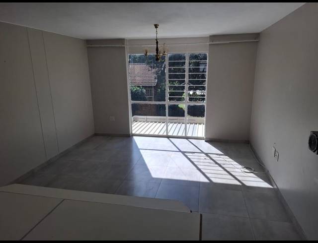 1 BEDROOM PROPERTY TO RENT IN LYNNWOOD GLEN